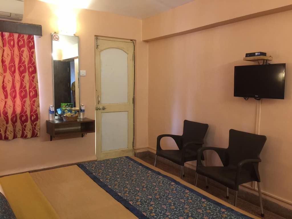 Hotel Gopika International Panaji Exteriör bild